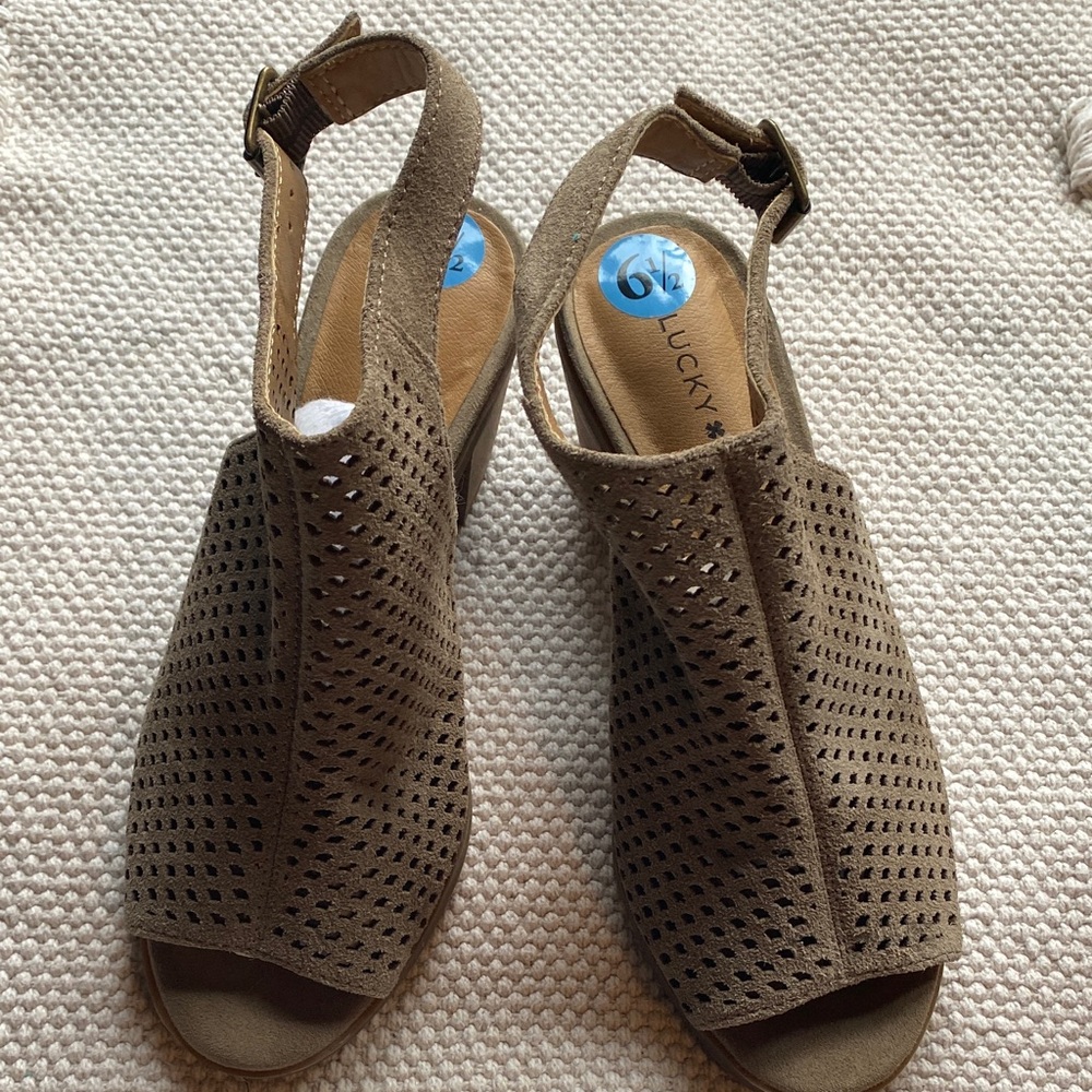 Lucky Brand Women's Brown Perforated Sandals